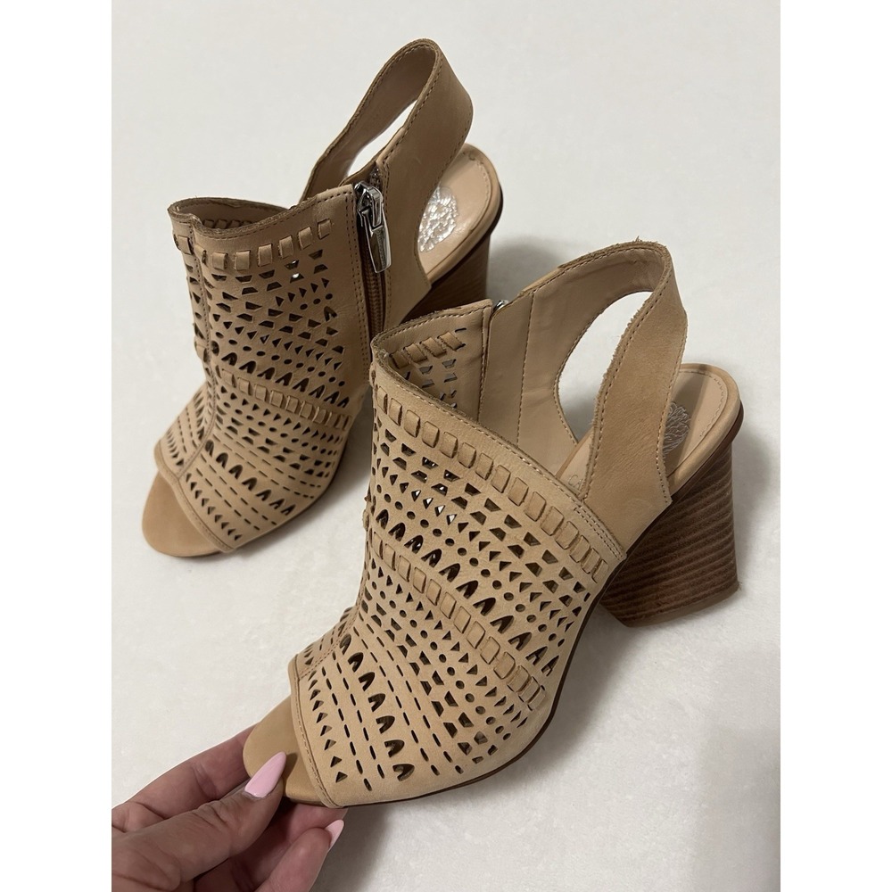 Vince Camuto Perforated Suede Tan Sandals Open Toe Boho Western Zip Booties 7.5‎